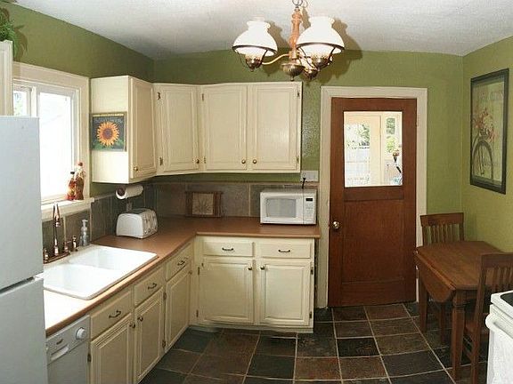 Tastefully updated kitchen