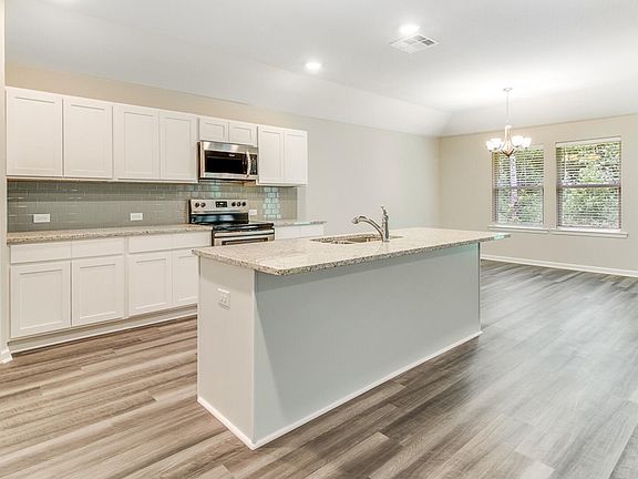 3rd image of 104 Grenada Ln