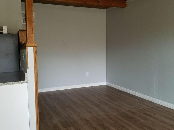 3rd image of 8205 Constitution Ave NE