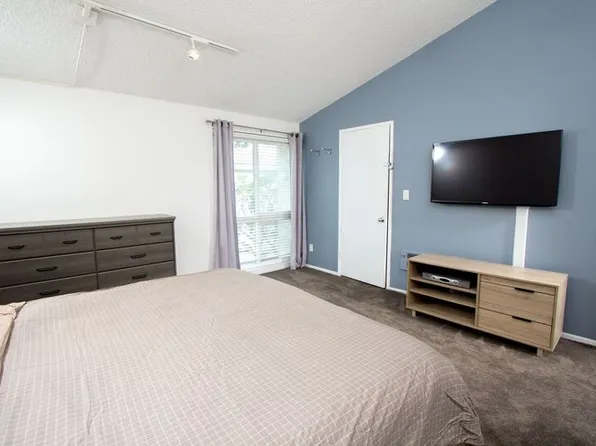 904 Camino Real Unit 203, Redondo Beach, CA 90277