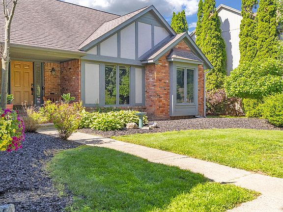 4th image of 1198 Ridgeview Cir