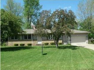 6405 Clover Ln, Jenison, MI 49428