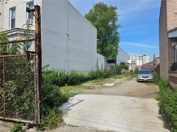 207 Hale Ave, Brooklyn, NY 11208