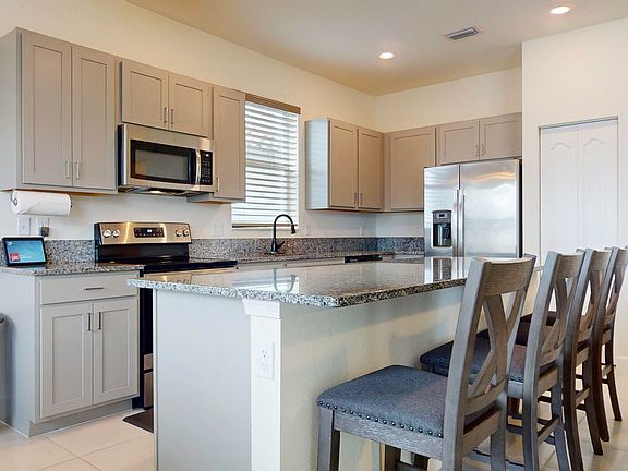 4th image of 7743 NW Greenbank Circle