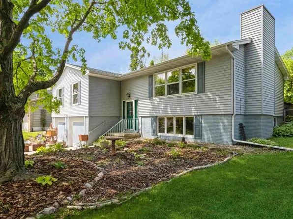 1932 Hafor Dr, Iowa City, IA 52246