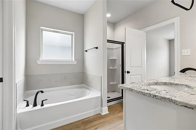 8862 Lyndanne Dr — Photo 9