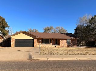 712 W Maple St, Dimmitt, TX 79027