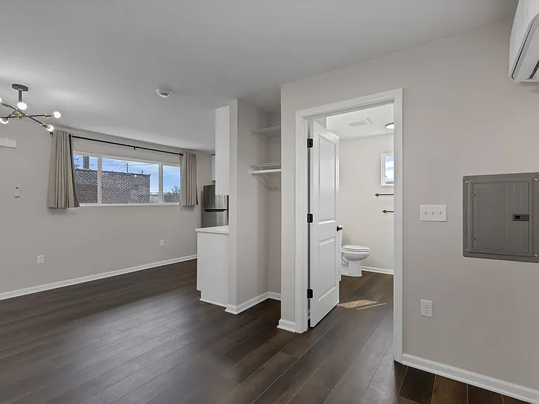 35 Parsons Ave #B — Photo 7