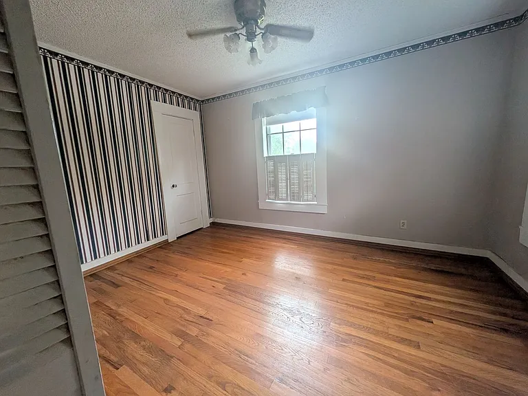 6400 Gibson Ln — Photo 15