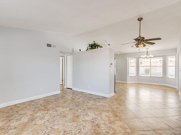 3rd image of 3457 E Grovers Ave