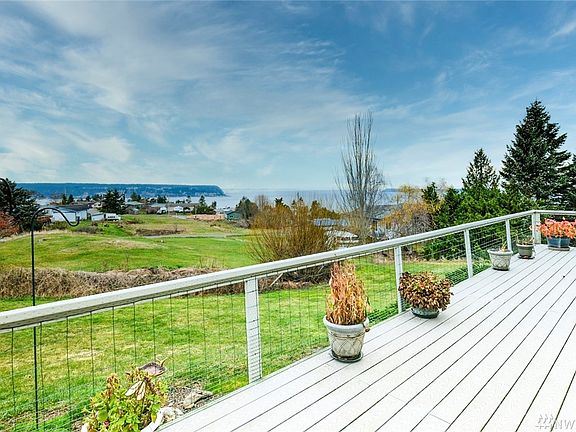 Sit on your maintenance free deck enjoying your favorite beverage and the spectacular views.