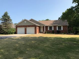 371 Point Of View Dr, Edwardsville, IL 62025