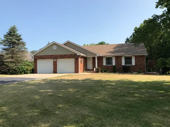 371 Point Of View Dr, Edwardsville, IL 62025
