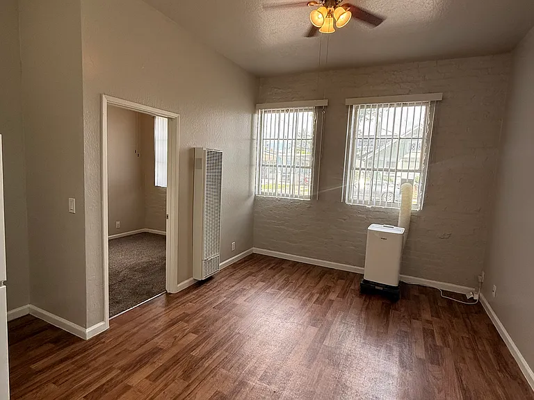 1337 N Madison St #15 — Photo 12