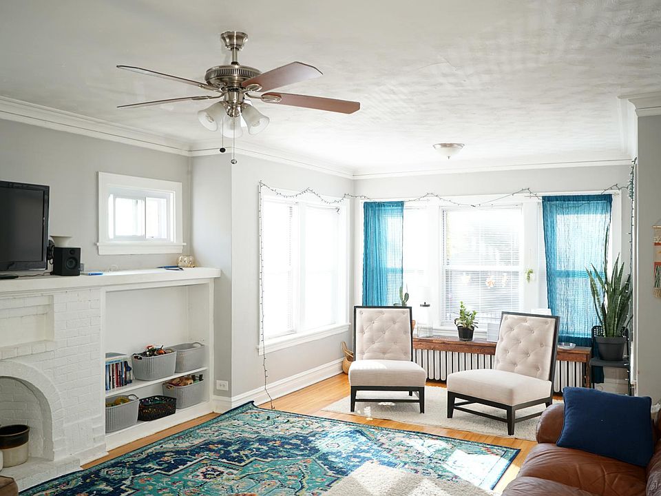 1st image of 321 N Austin Blvd #1S