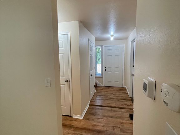 2nd image of 11252 NE 131st Ln