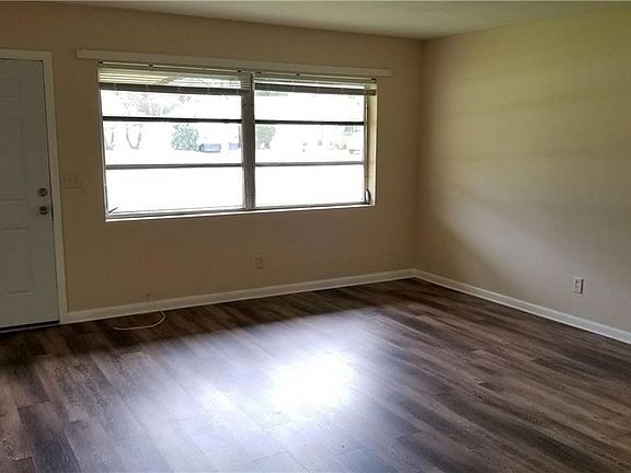 2nd image of 1435 32nd Ave