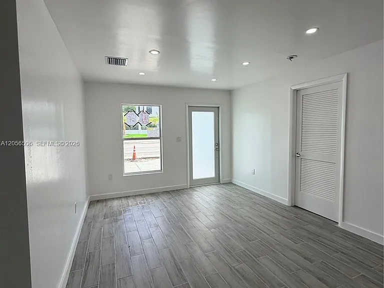 6131 Coral Way — Photo 10