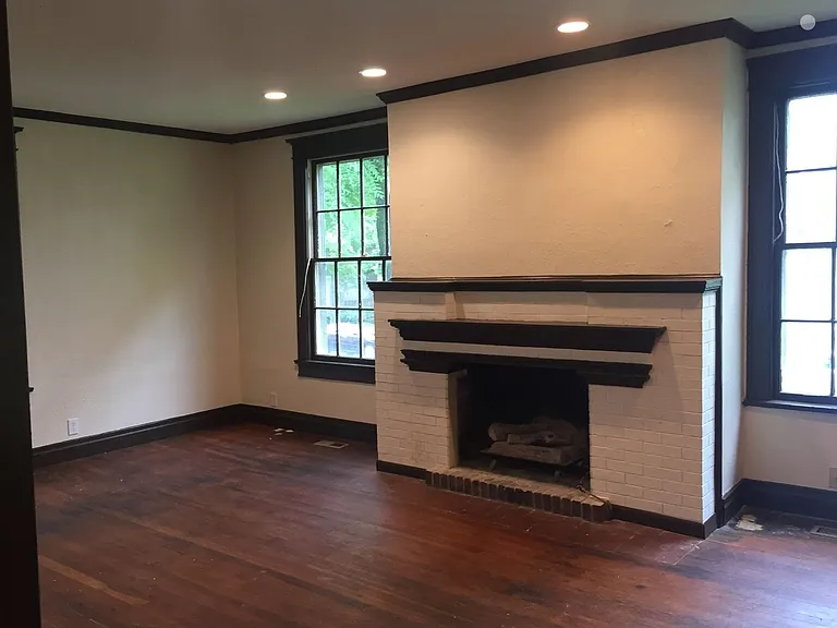 1000 E Atwater Ave — Photo 2