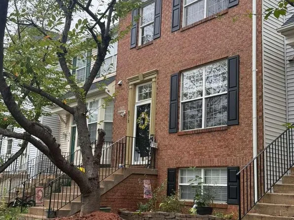 8312 Wallace Ln, Manassas, VA 20109