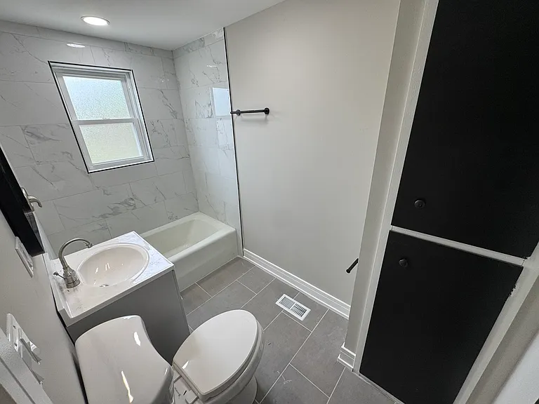 16439 Cottage Grove Ave — Photo 16