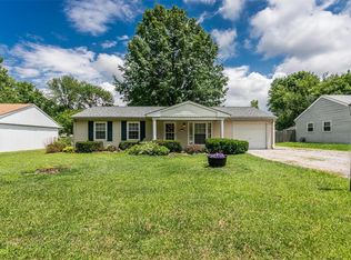 320 Countryside Ln, Fairview Heights, IL 62208