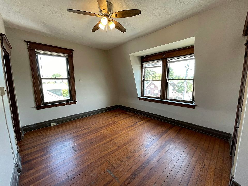 Front larger bedroom on 3rd Floor Unit