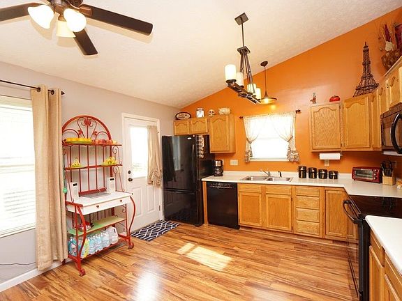 5th image of 645 Oak Forge Pl