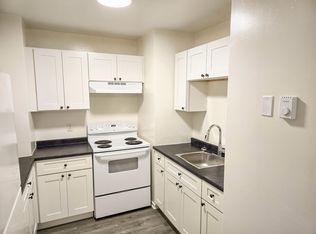 9 Paige Plz #1035138, Halifax, NS B4E0J6