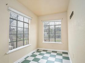 928 Poinsettia St, San Antonio, TX