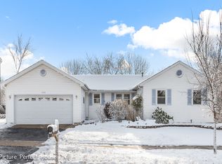 1352 Auburn Ave, Naperville, IL 60565