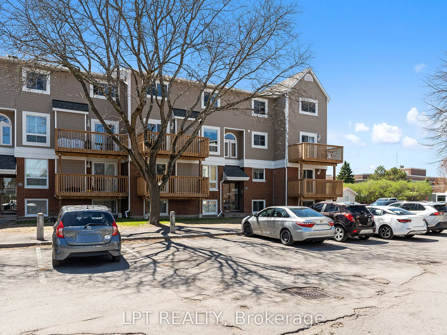 3 bed, $2,300 — Photo 2