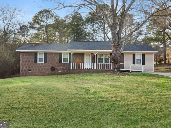 11 Lakemont Dr SE, Silver Creek, GA 30173
