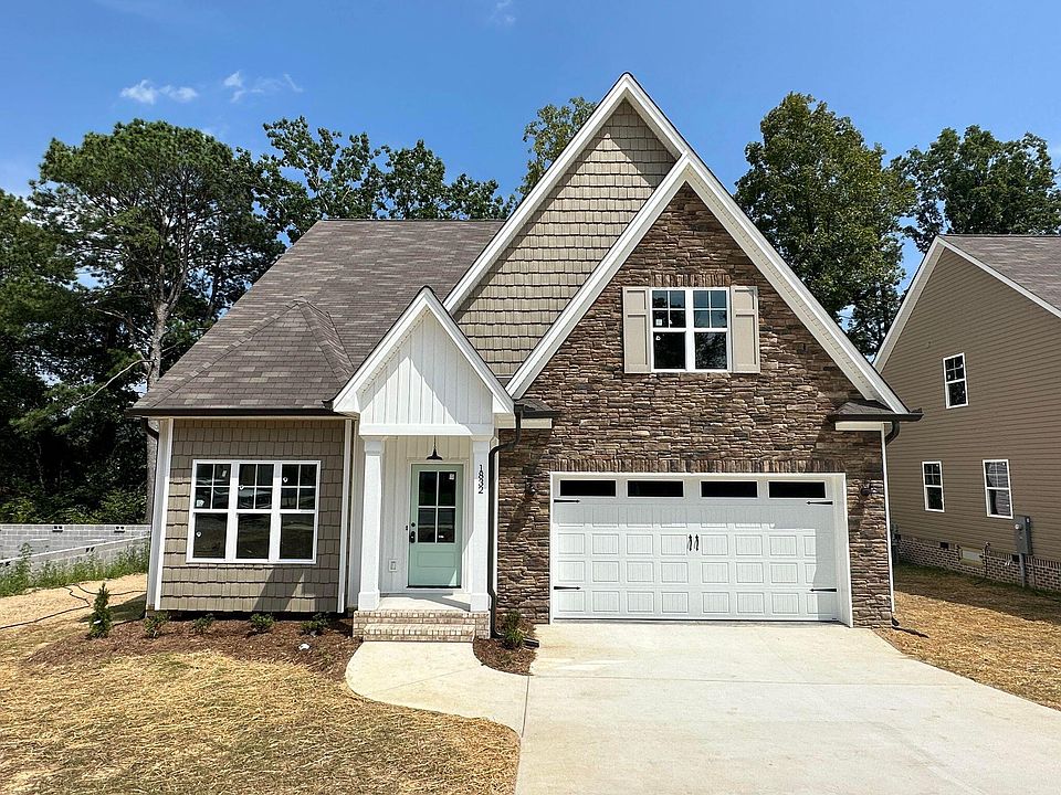 1st image of 1832 Oakvale Dr