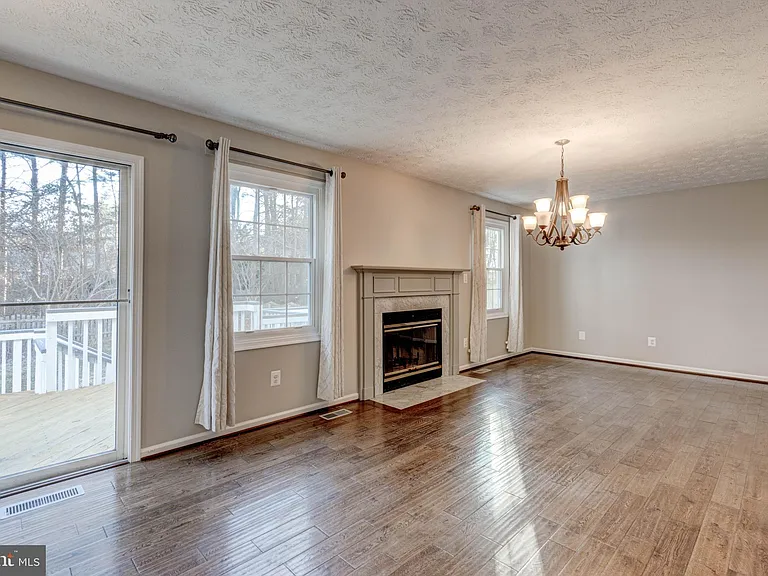 7925 Carriage Dr — Photo 14