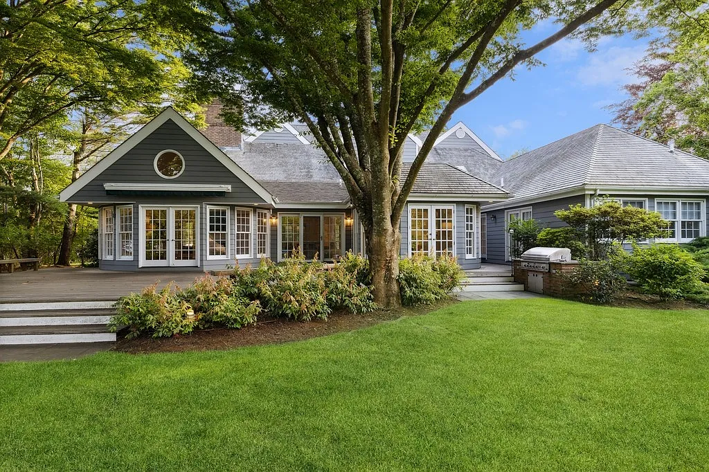 Westhampton Beach Village with Pool, Spa, Tennis, Pickleball — Photo 1