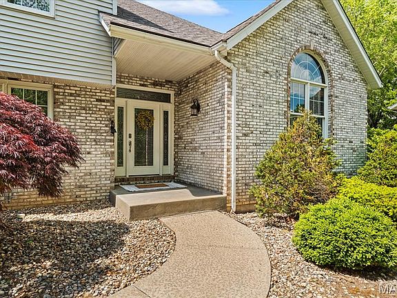 3rd image of 913 Glen Hollow Dr
