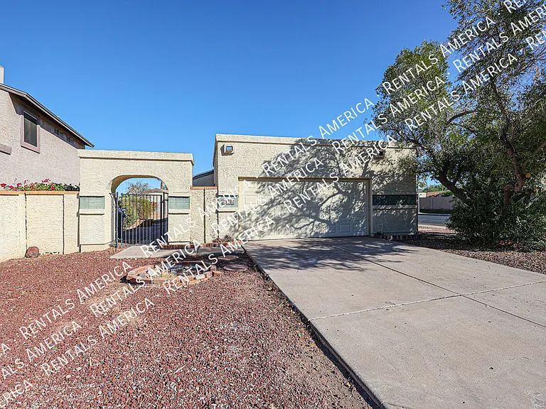 630 E Jensen St #128 — Photo 2