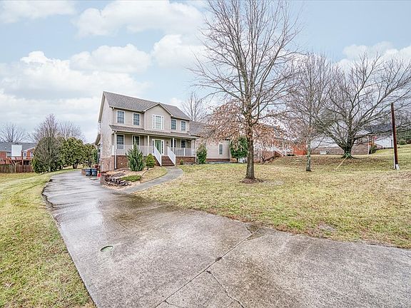 3rd image of 429 Windrowe Dr