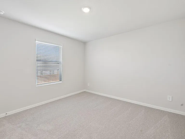 717 Leavenworth Dr — Photo 28