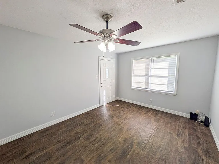 5150 Parkview Dr — Photo 5