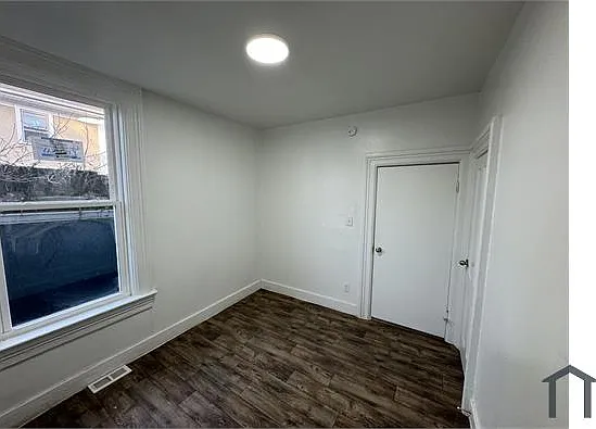 2 bed, 700 sqft, $1,189 — Photo 2