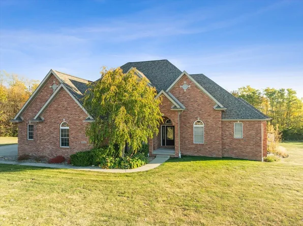 20141 Sterling Rd, Bloomington, IL 61705