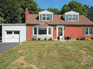 13 Field Ct, Poughkeepsie, NY 12601