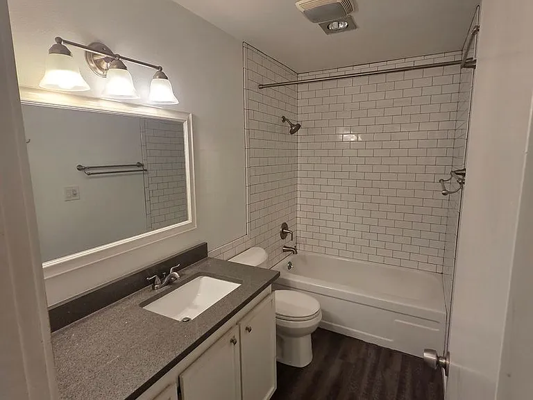 Twin Cedars Apartments — Photo 12