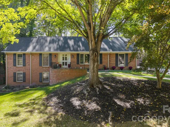 6626 Rocky Falls Rd, Charlotte, NC 28211