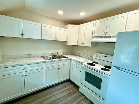 520 Snyder Ave #203 — Photo 1