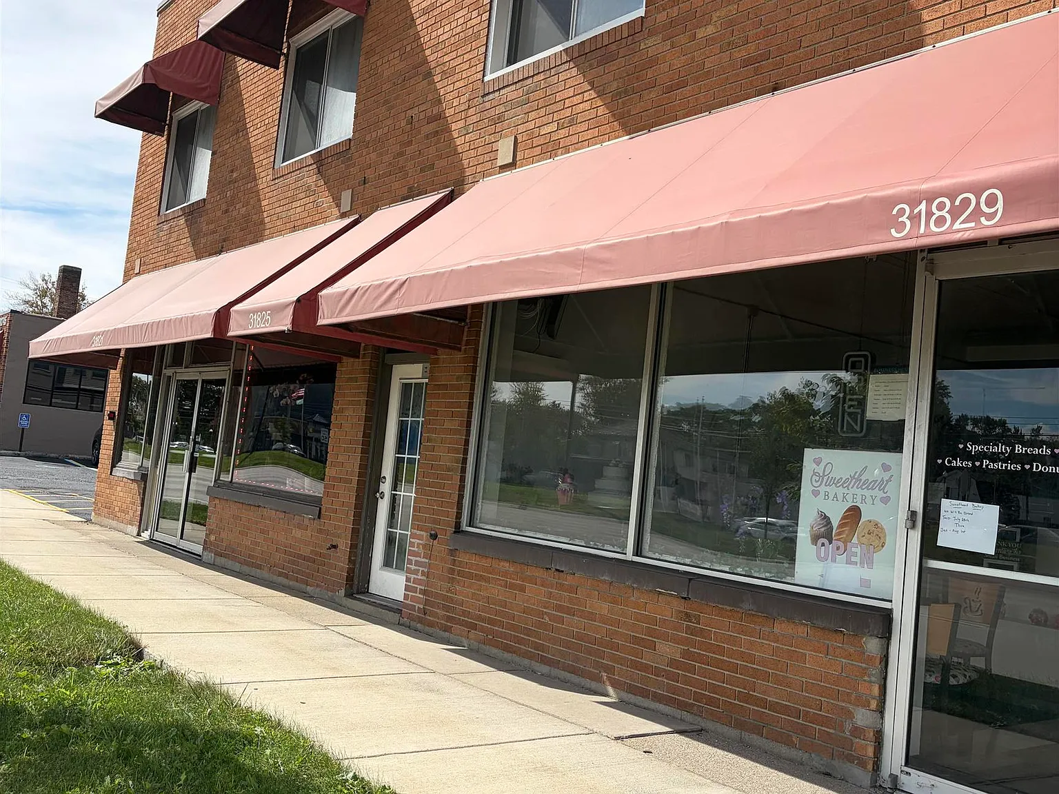 31825 Mound Rd — Photo 1