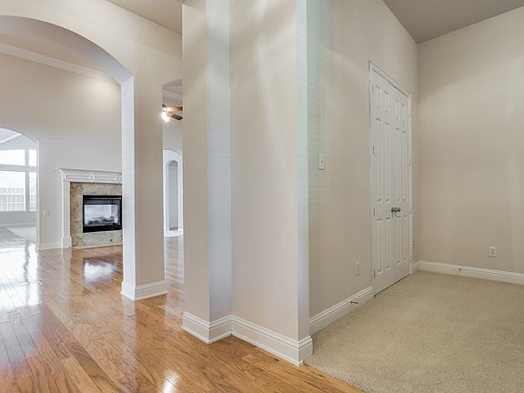5th image of 5060 Kiowa Dr