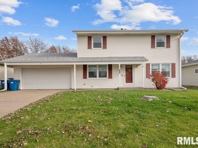 305 N 7th St, Eldridge, IA, 52748
